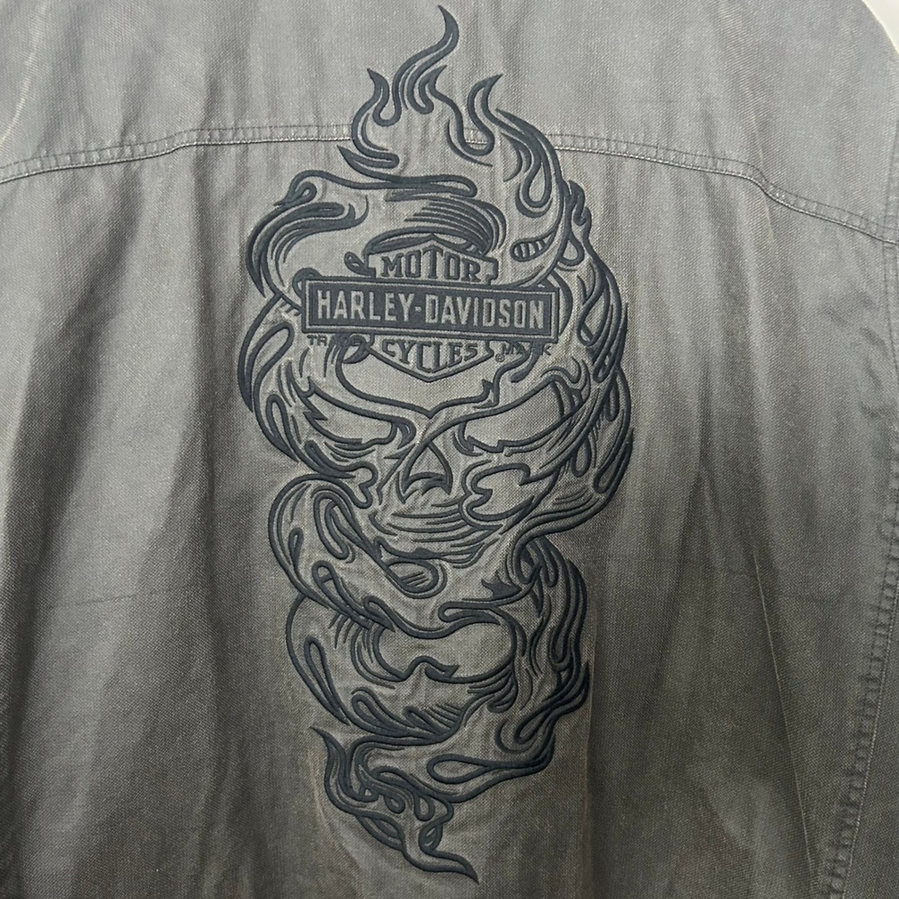 Harley Davidson Jacket Mens 2XL Gray Denim Skull Flames Back Embroidered Biker